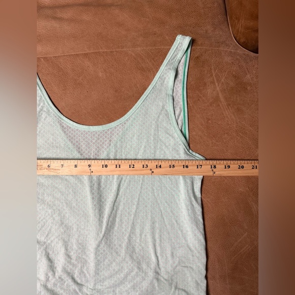 Lululemon Burn It Out Tank Green Diamond Pattern Size 10 - Picture 4 of 6